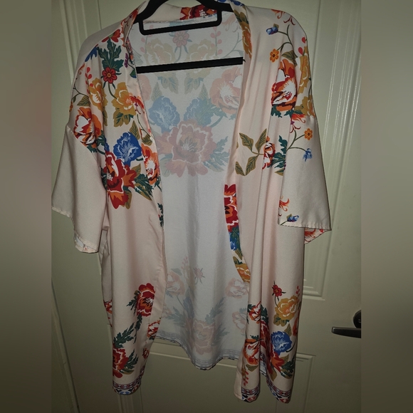 Floral Kimono and Shorts Set Coastal, Resort Wear, Cruise. - Picture 5 of 7